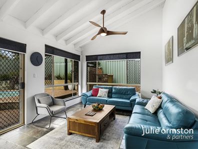 6 Everard Close, Woodvale WA 6026