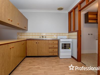 13/4 Glastonbury Road, Armadale WA 6112