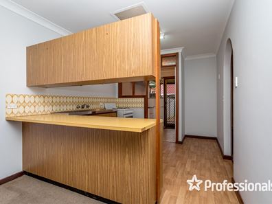 13/4 Glastonbury Road, Armadale WA 6112