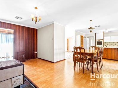 10 Dressler Way, Girrawheen WA 6064