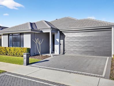 18 Beautiful Road, Banksia Grove WA 6031