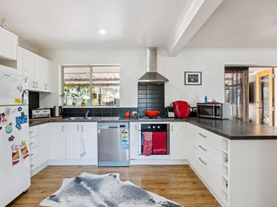 372 Erindale Road, Warwick WA 6024