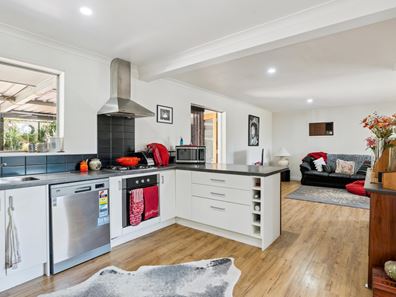372 Erindale Road, Warwick WA 6024