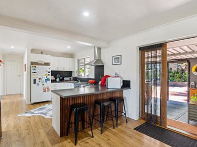 372 Erindale Road, Warwick WA 6024