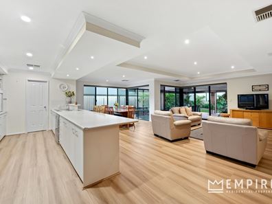 9 Benmore Rise, Success WA 6164