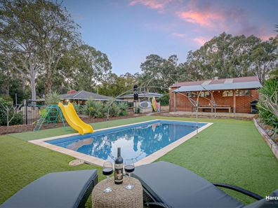 9 Dreyer Road, Roleystone WA 6111