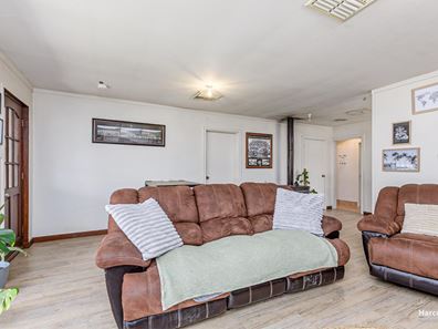9 Dreyer Road, Roleystone WA 6111
