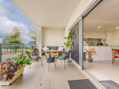 27/150 Boardwalk Boulevard, Halls Head WA 6210
