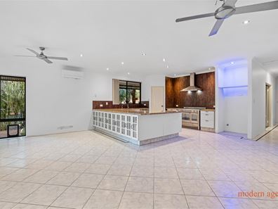 870 Traylen Road, Stoneville WA 6081