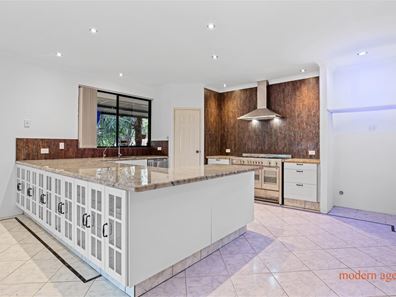 870 Traylen Road, Stoneville WA 6081