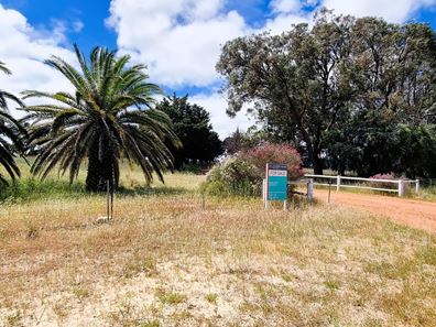 63 Sandalwood Road, Gabbadah WA 6041