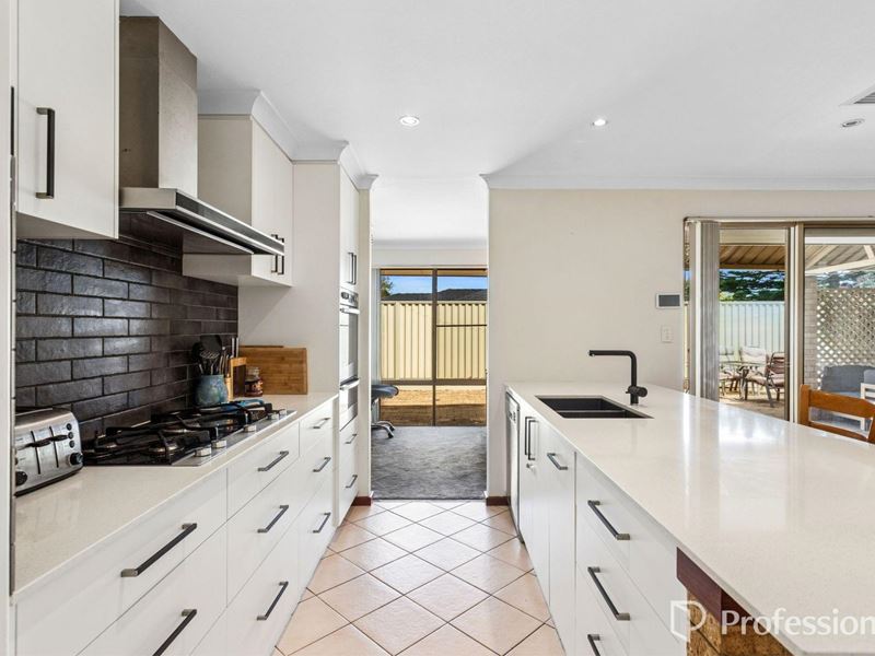 15 Combellack Way, High Wycombe WA 6057