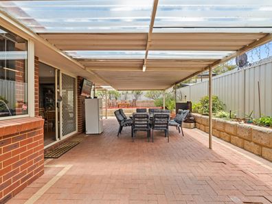 23 Muntries Place, Halls Head WA 6210