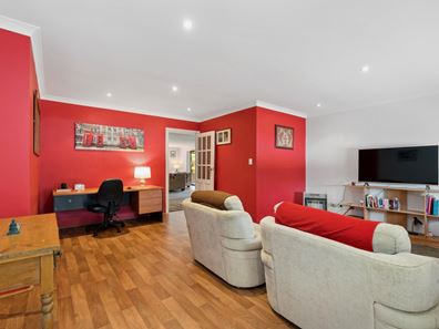 8 Charnley Link, Wanneroo WA 6065