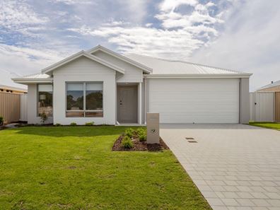 21A Hazelgrove Crescent, Millbridge WA 6232