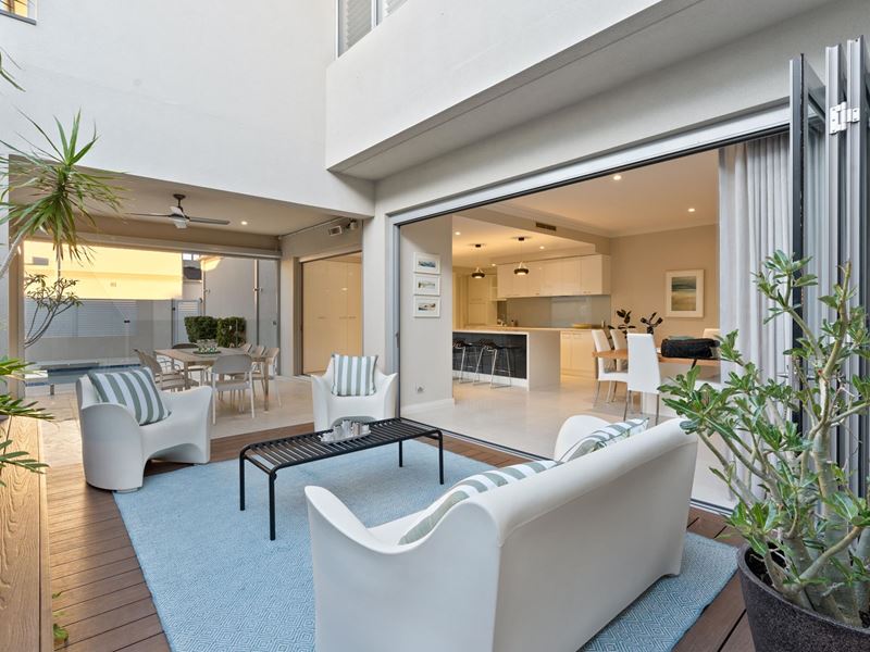 30 Pantheon Avenue, North Coogee WA 6163
