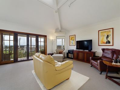 11/16-28 Waterloo Crescent, East Perth WA 6004