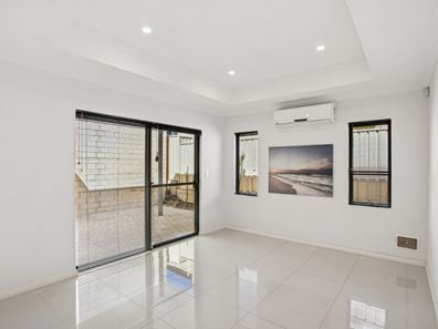 125B Hillsborough Drive, Nollamara WA 6061