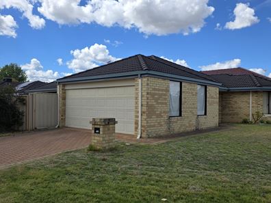13 Blade Road, Canning Vale WA 6155
