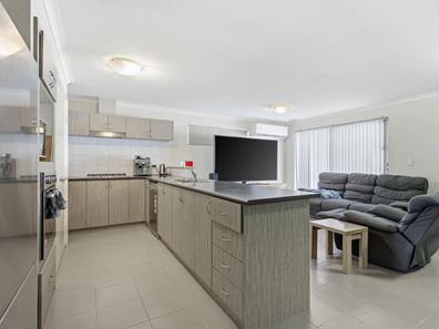 8 Asplin Loop, Kelmscott WA 6111