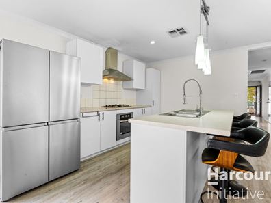 13 Elmsett Way, Girrawheen WA 6064