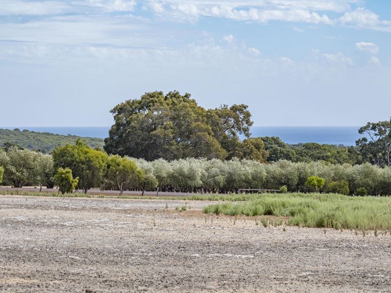 114 Sonning Loop, Yallingup WA 6282