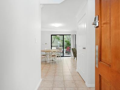4B Cornelian Street, Scarborough WA 6019