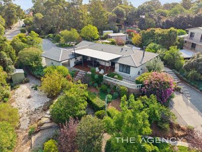 4 Pettit Place, Lesmurdie WA 6076