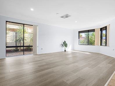 6 Dusenberg Mews, Atwell WA 6164