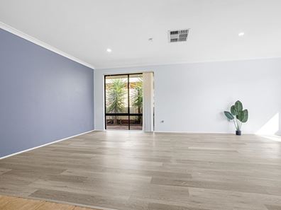 6 Dusenberg Mews, Atwell WA 6164