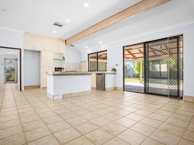 6 Dusenberg Mews, Atwell WA 6164
