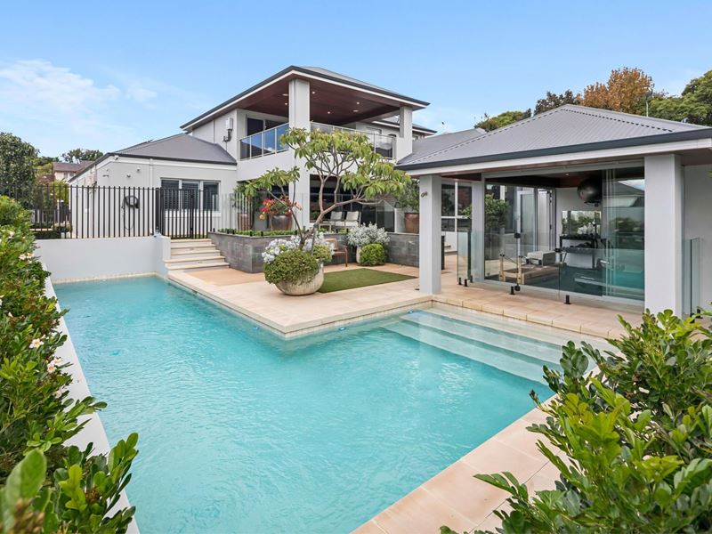 9 Wichmann Road, Attadale WA 6156