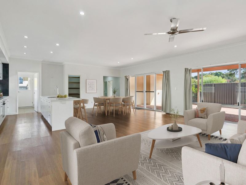 46 Upton St, St James