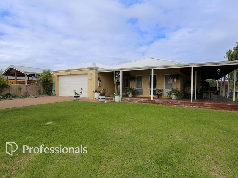 24 Woody Avenue, Castletown