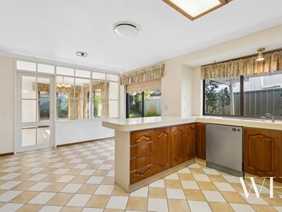 28 Warragoon Crescent, Attadale WA 6156