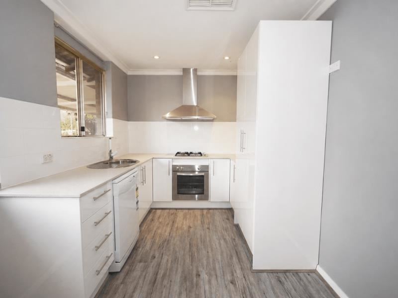 14 Spring Road, Thornlie WA 6108