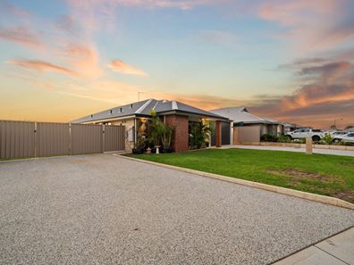 15 Hereford Retreat, Byford WA 6122