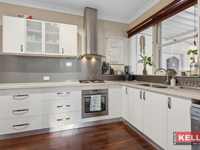 8 Burns Street, Cloverdale WA 6105