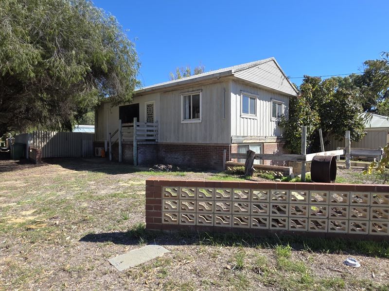 72 Bootoo Street, Lancelin WA 6044