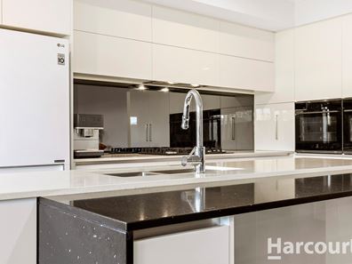 10 Asbury Road, Madora Bay WA 6210