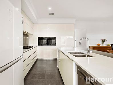 10 Asbury Road, Madora Bay WA 6210