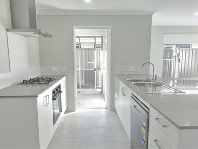 20 Bundara Crest, Lakelands WA 6180