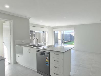 20 Bundara Crest, Lakelands WA 6180