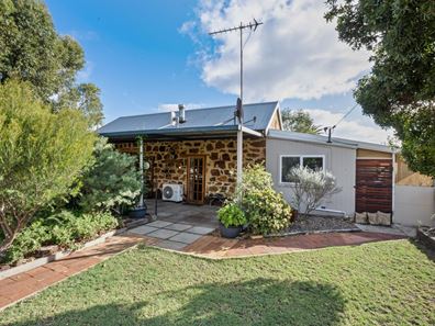 6 Padbury Street, Walkaway WA 6528