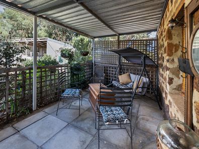 6 Padbury Street, Walkaway WA 6528