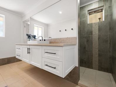 39 Emily Way, Dongara WA 6525