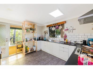 3 Jeffers Crt, Orelia WA 6167