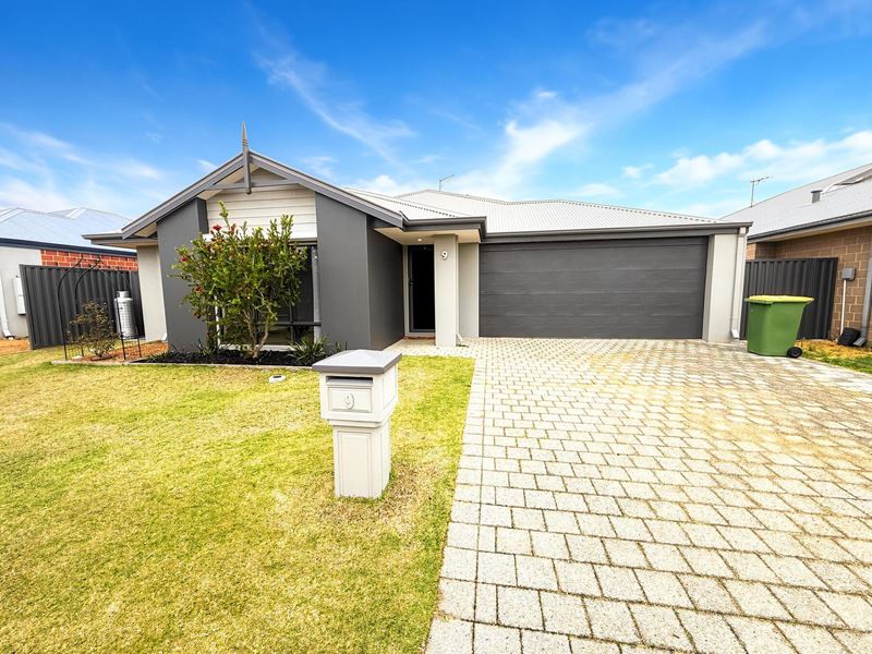 9 Broadhurst Avenue, Ravenswood