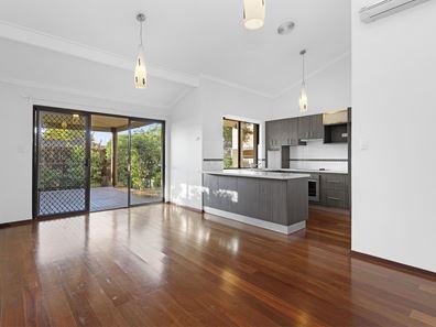 5/6 Mount Henry Road, Como WA 6152