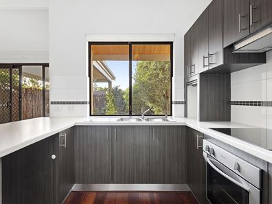 5/6 Mount Henry Road, Como WA 6152